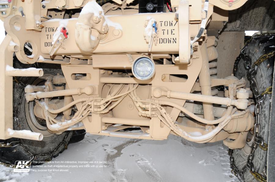 Детали экстерьера Oshkosh M-ATV 2009 года  (фото 195 из 676)